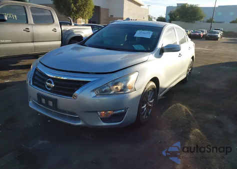 2015 Nissan Altima 2.5 S z USA, uszkodzony, nr VIN 1N4AL3AP1FC480748